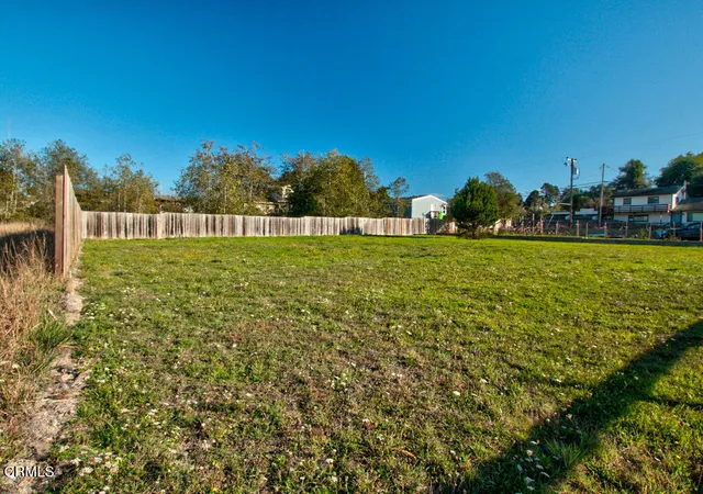 4th image of 104 A N Dana St, Fort Bragg, CA 95437 | MLS# C1-11190