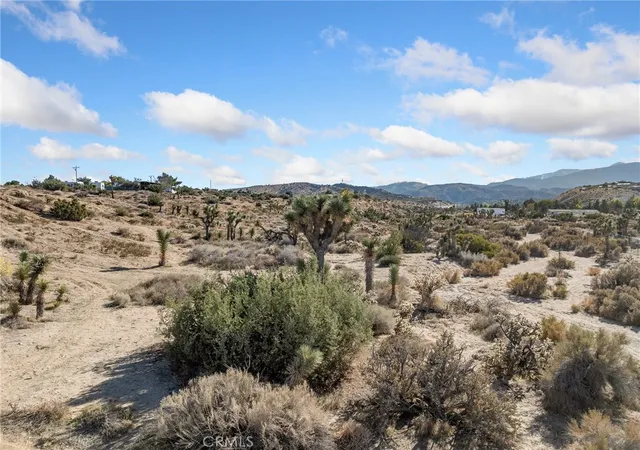 3rd image of 0 Malposa Rd, Phelan, CA 92371 | MLS# HD25249357