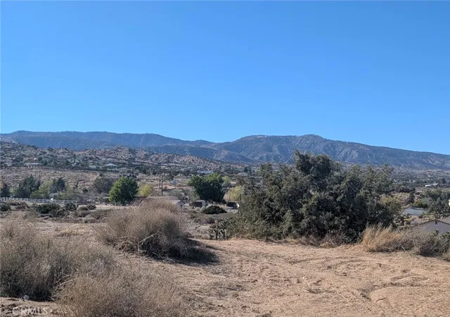 5th image of 0 Malposa Rd, Phelan, CA 92371 | MLS# HD25249357