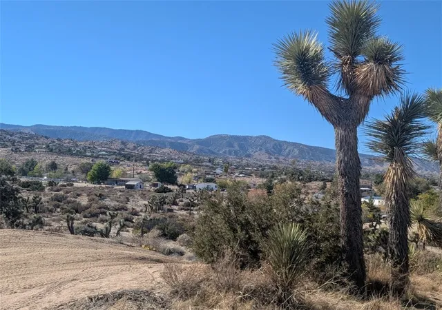 1st image of 0 Malpaso Rd, Phelan, CA 92371 | MLS# HD25249361