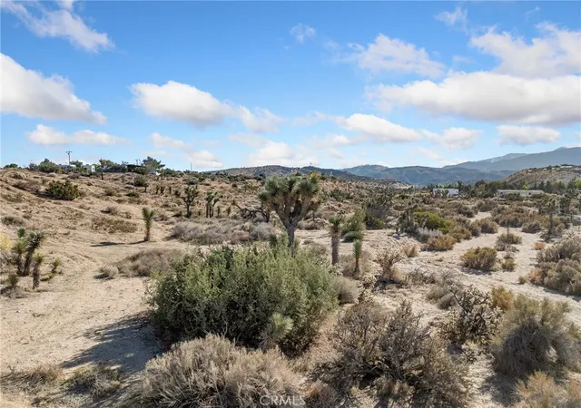 2nd image of 0 Malpaso Rd, Phelan, CA 92371 | MLS# HD25249361