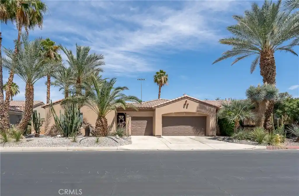 Photo 1 of Single family home for sale at 14 Calle Lantana, Palm Desert, CA 92260 | MLS# GD25254055 | Listing updated on 2026-10-31