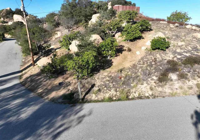Homes for sale in Fallbrook, CA | Rainbow Peaks Trl, Fallbrook, CA 92028 | MLS# NDP2510569