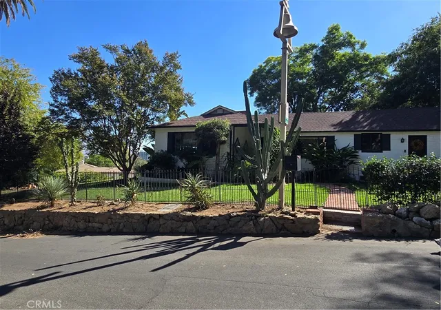 Homes for sale in Riverside, CA | 4600 9th, Riverside, CA 92501 | MLS# IV25252329