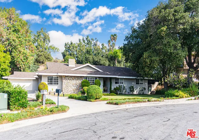 3rd image of 425 Fern Dell Pl, Glendora, CA 91741 | MLS# 25616083