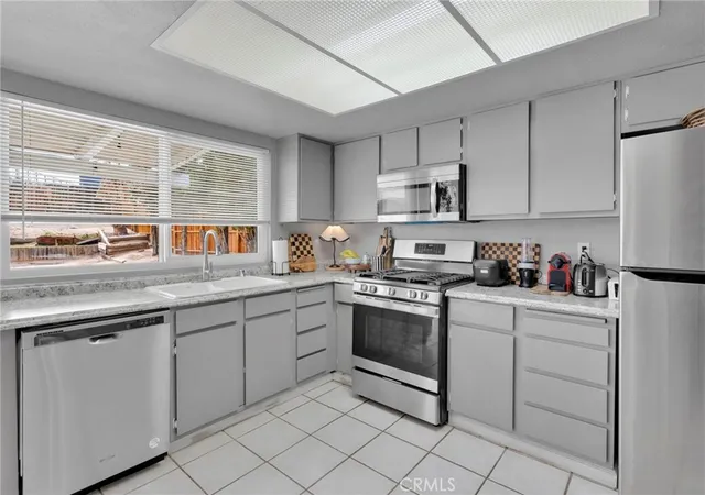 Homes for sale in Barstow, CA | 1340 Tara St, Barstow, CA 92311 | MLS# HD25255392