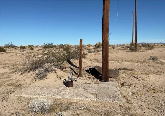 Photo 2 of Land for sale at 47039 Palma Vista Rd, Newberry Springs, CA 92365 | MLS# HD25254404 | Listing updated on 2025-11-07