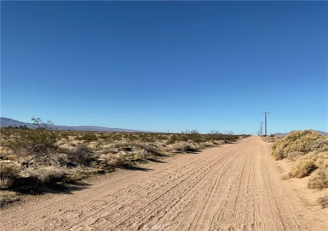 Photo 4 of Land for sale at 47039 Palma Vista Rd, Newberry Springs, CA 92365 | MLS# HD25254404 | Listing updated on 2025-11-07