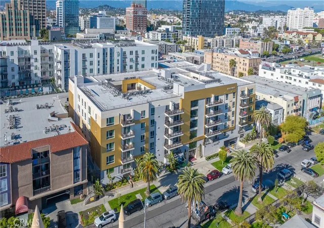 2nd image of 2939 Leeward Ave, Los Angeles, CA 90005
