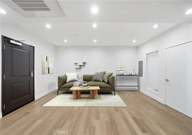 5th image of 2939 Leeward Ave #311, Los Angeles, CA 90005 | MLS# WS25254936