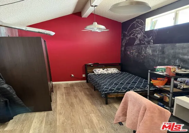 5th image of 26926 Flo Ln, Canyon Country, CA 91351