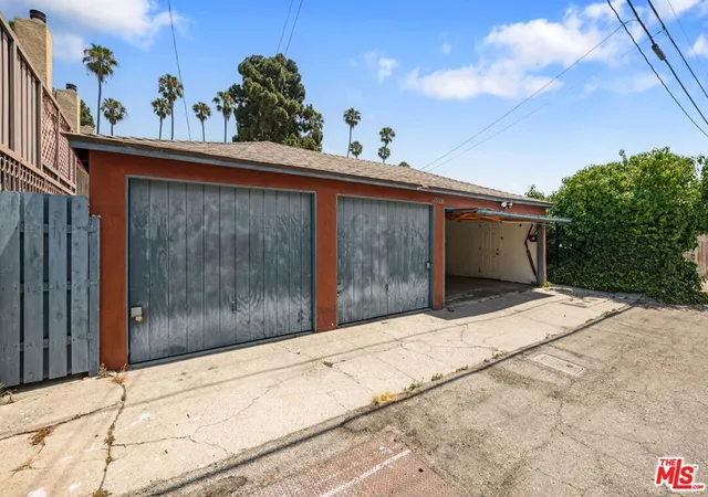 Homes for sale in Santa Monica, CA | 1338 19th St, Santa Monica, CA 90404 | MLS# 25615963