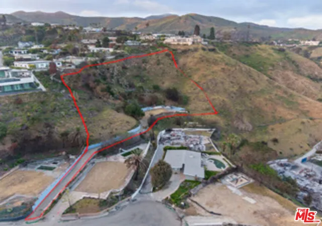 Photo 1 of Land for sale at 16613 Pequeno Pl, Pacific Palisades, CA 90272 | MLS# 25616299 | Listing updated on 2026-07-03