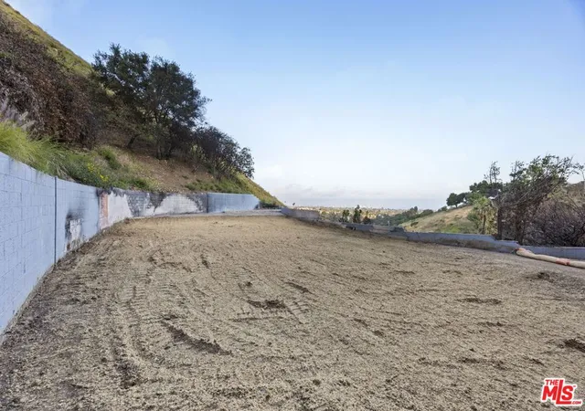 Photo 2 of Land for sale at 16613 Pequeno Pl, Pacific Palisades, CA 90272 | MLS# 25616299 | Listing updated on 2026-07-03