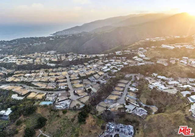 Photo 4 of Land for sale at 16613 Pequeno Pl, Pacific Palisades, CA 90272 | MLS# 25616299 | Listing updated on 2026-07-03