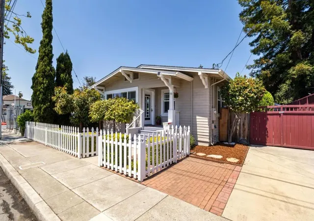 Photo 3 of Single family home for sale at 113 Washburn Ave, Santa Cruz, CA 95060 | MLS# ML82027018 | Listing updated on 2026-10-12