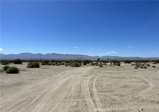 Land for sale at 147 E Ave R, Palmdale, CA 93591 | MLS# IV25256554