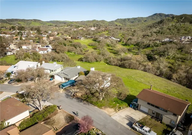 2nd image of 5042 Meadow Lark Ln, Paso Robles, CA 93446 | MLS# NS25256799