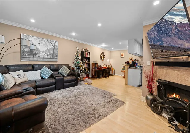 2nd image of 7035 Woodley #205, Van Nuys, CA 91406 | MLS# RS25257099