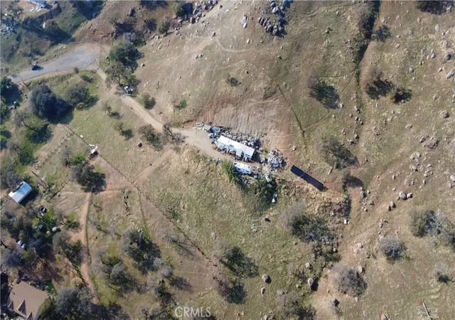 Photo 3 of Sale Pending at 40885 Cornflower, Squaw Valley, CA 93675 | MLS# FR25257430 | Listing updated on 2026-09-23