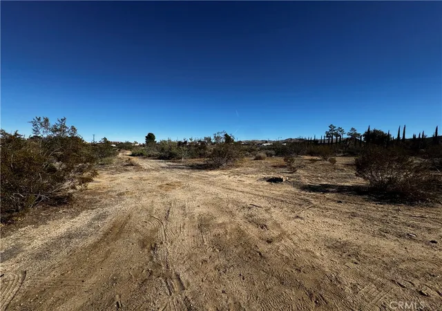 3rd image of 0 Lucerne Vista, Yucca Valley, CA 92284 | MLS# JT25257669