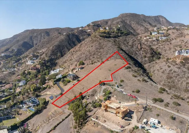 Homes for sale in Malibu, CA | 31001 Bailard Rd, Malibu, CA 90265 | MLS# V1-33305