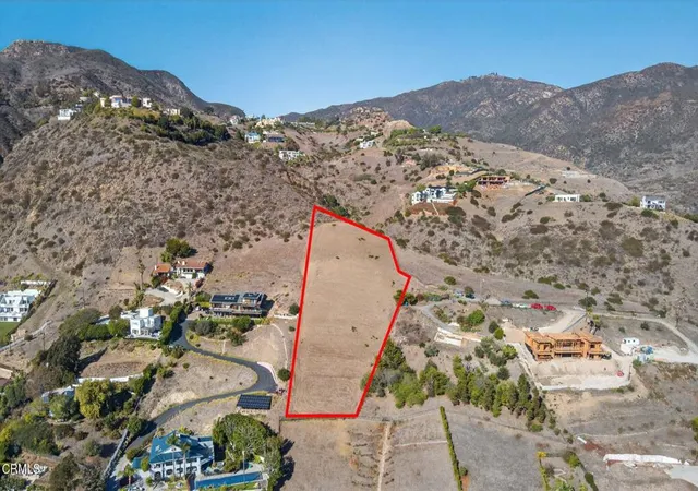 Homes for sale in Malibu, CA | 31001 Bailard Rd, Malibu, CA 90265 | MLS# V1-33305