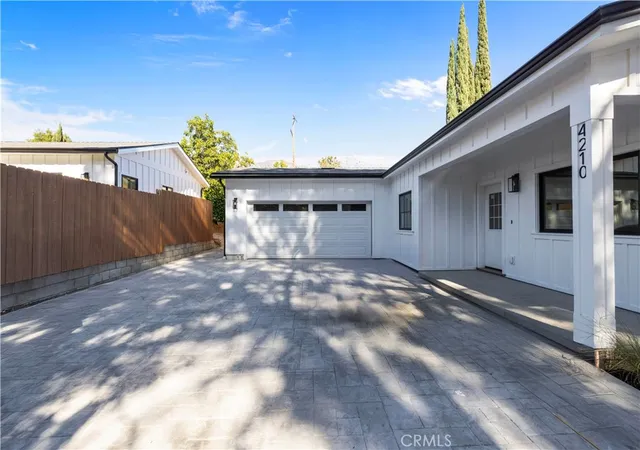 4th image of 4210 New York Ave, La Crescenta, CA 91214 | MLS# PF25258056