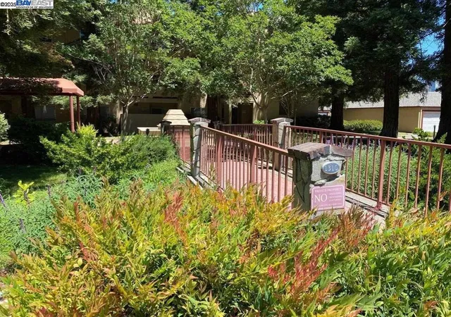 Homes for sale in Walnut Creek, CA | 1310 Walden Rd #11, Walnut Creek, CA 94597 | MLS# 41117132