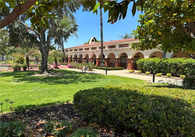 Homes for sale in Laguna Woods, CA | 2290 Via Puerta, Laguna Woods, CA 92637 | Houzeo
