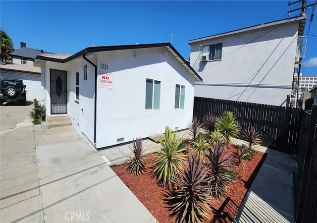 Photo 1 of Sale Pending at 1221 N Ross, Santa Ana, CA 92701 | MLS# IG25258785 | Listing updated on 2026-05-12