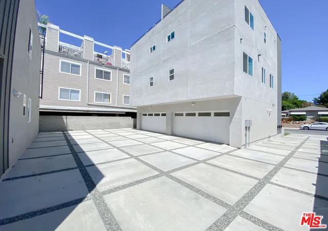 2nd image of 6754 W 86th Pl, Los Angeles, CA 90045 | MLS# 25617715