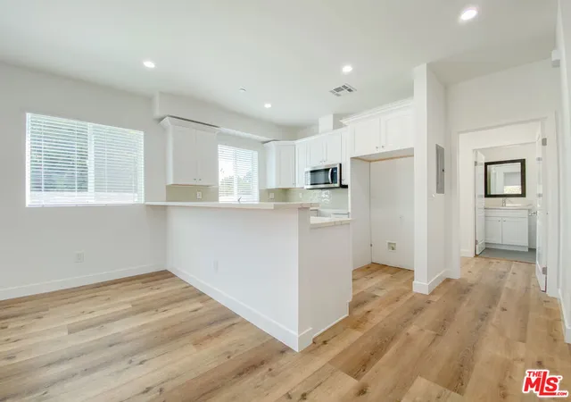 5th image of 6754 W 86Th Pl, Los Angeles, CA 90045 | MLS# 25617715