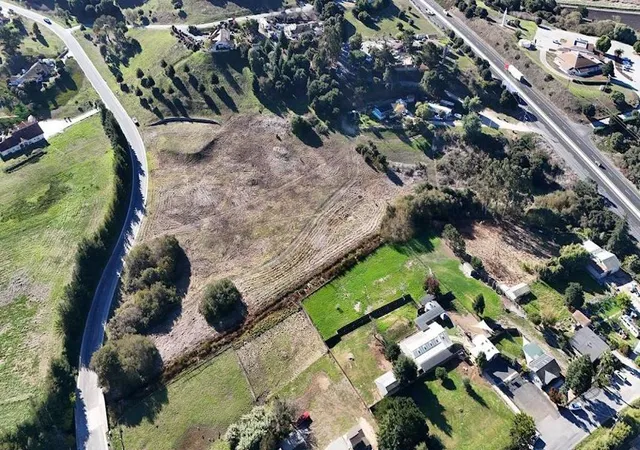 3rd image of 10706 Country Meadows Rd, Salinas, CA 93907 | MLS# ML82027433