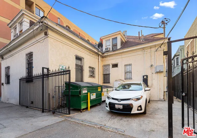 Homes for sale in Long Beach, CA | 330 Cedar Ave, Long Beach, CA 90802 | MLS# 25618923