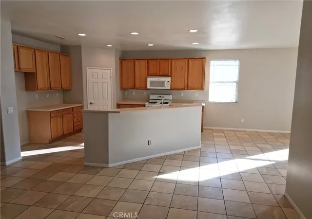 2nd image of 11807 Desert Glen, Adelanto, CA 92301 | MLS# PW25260664