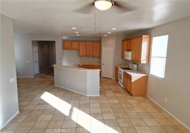 3rd image of 11807 Desert Glen, Adelanto, CA 92301 | MLS# PW25260664