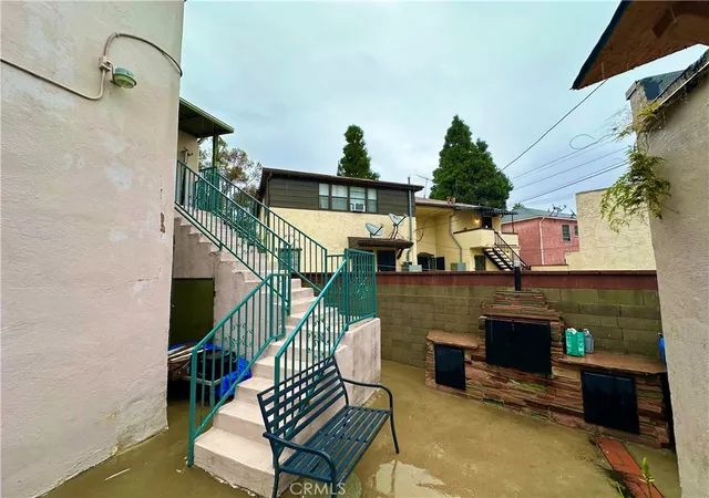 3rd image of 4056 Creed, Los Angeles, CA 90008 | MLS# CV25260583