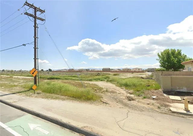 2nd image of 2126 E Avenue I, Lancaster, CA 93535 | MLS# GD25261171