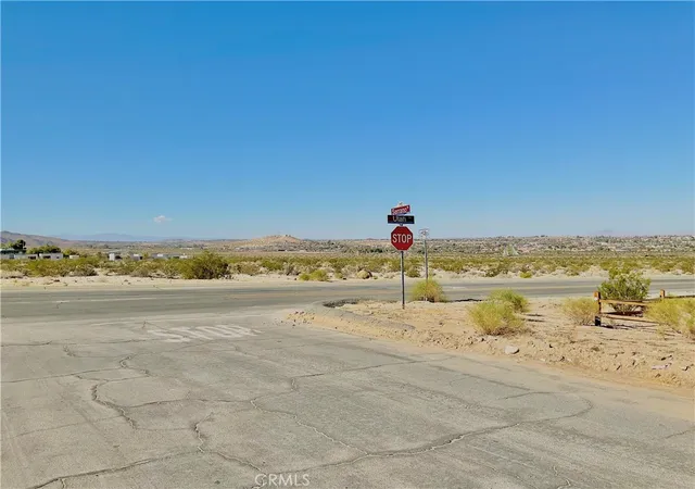 10th image of 74517 Serrano, Twentynine Palms, CA 92277 | MLS# JT25259436