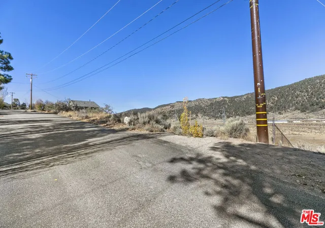 2nd image of 9317 Whispering Pines Rd, Frazier Park, CA 93225 | MLS# 25619635