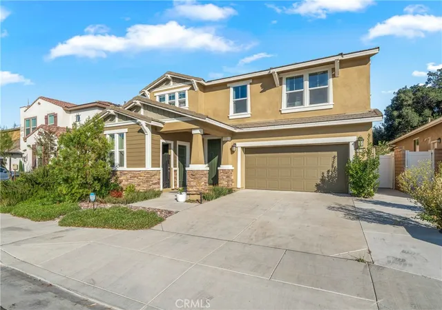 Homes for sale in Redlands, CA | 1744 Sunny Heights Ln, Redlands, CA 92374 | MLS# CV25259046