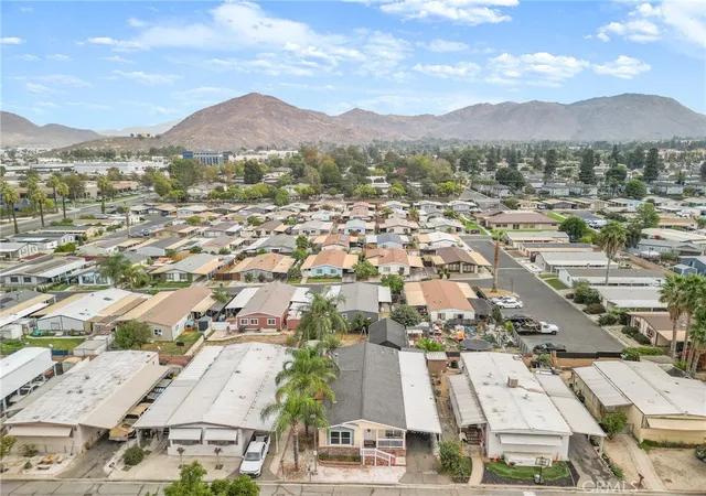 2nd image of 138 Sir Damas Dr, Riverside, CA 92507 | MLS# IV25257496