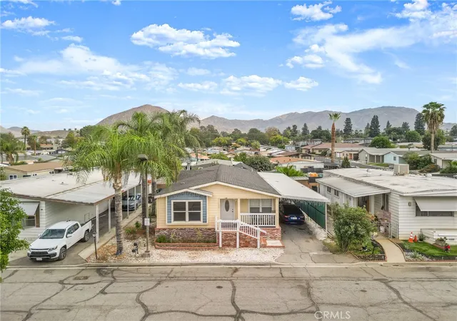 5th image of 138 Sir Damas Dr, Riverside, CA 92507 | MLS# IV25257496