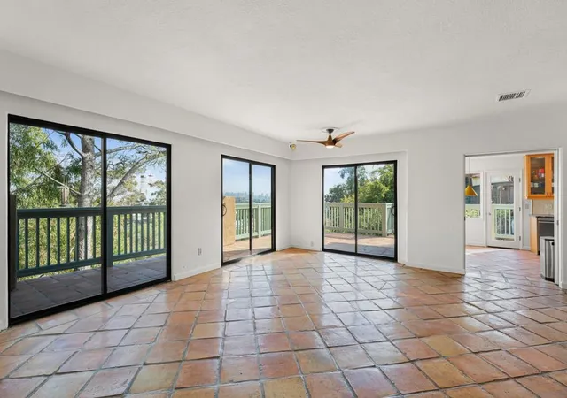 Photo 2 of Sale Pending at 3038 Udall St, San Diego, CA 92106 | MLS# 250044213SD | Listing updated on 2026-09-30