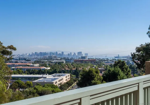Photo 4 of Sale Pending at 3038 Udall St, San Diego, CA 92106 | MLS# 250044213SD | Listing updated on 2026-09-30