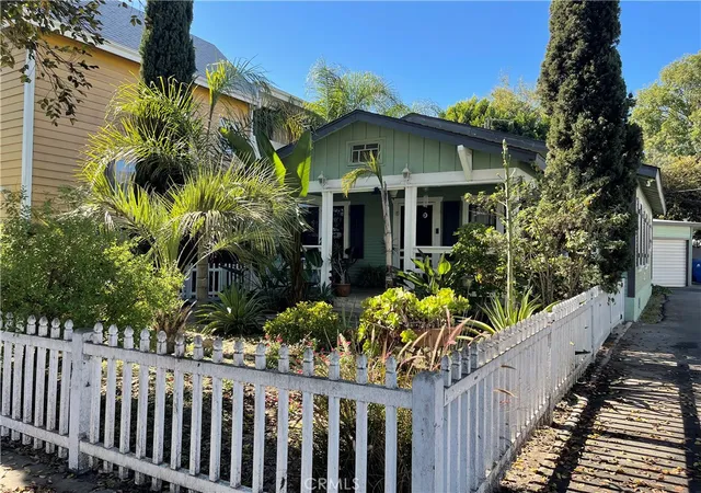 1st image of 5221 Satsuma, North Hollywood, CA 91601 | MLS# RS25261500