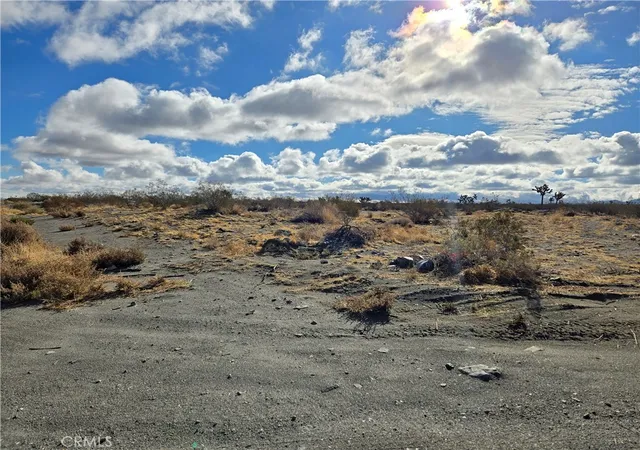 2nd image of 0 Palmdale Rd 3100 531 01, Pinon Hills, CA 92372 | MLS# HD25262472