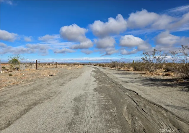 4th image of 0 Palmdale Rd 3100-531-01, Pinon Hills, CA 92372 | MLS# HD25262472