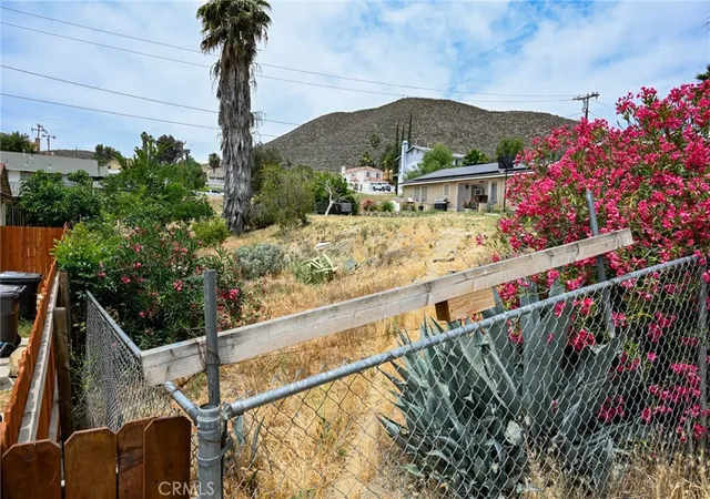 3rd image of 0 Apn #351-043-011, Canyon Lake, CA 92587 | MLS# SR25118152